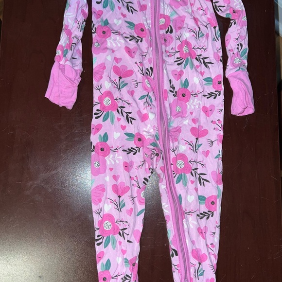 Little Sleepies 6-12 month bundle - Picture 8 of 10